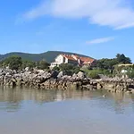 Rocas De 2* Исла