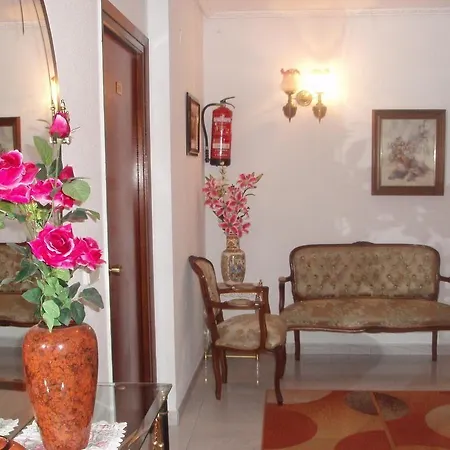 Hotel Rocas De 2*
