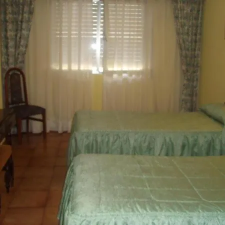Hotel Las Rocas De 2*