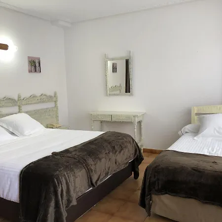 Las Rocas De Hotel 2*